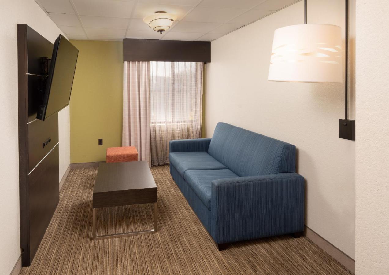 Holiday Inn Express Rochester - Greece By Ihg Exterior foto