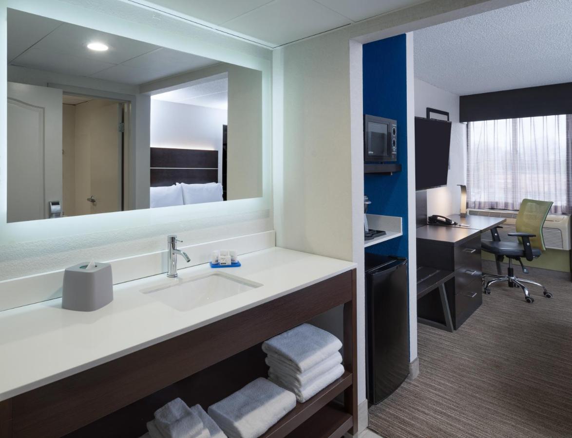Holiday Inn Express Rochester - Greece By Ihg Exterior foto