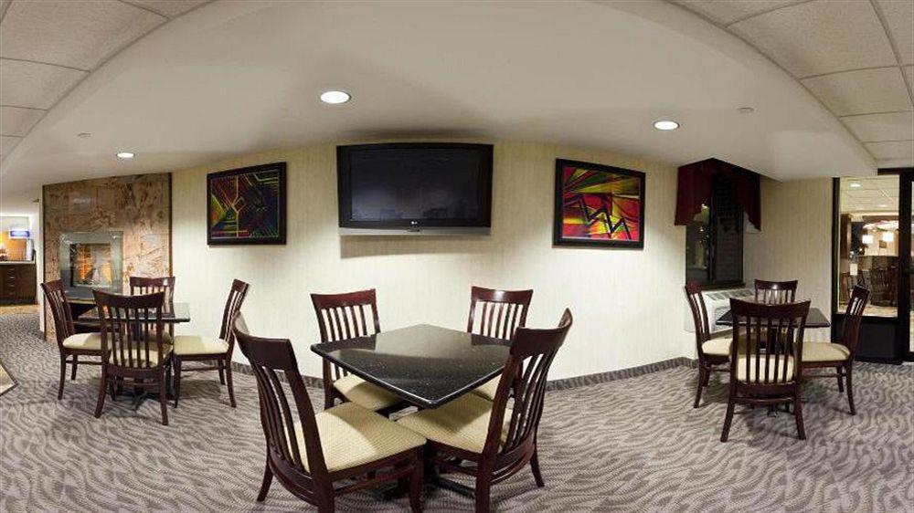 Holiday Inn Express Rochester - Greece By Ihg Exterior foto